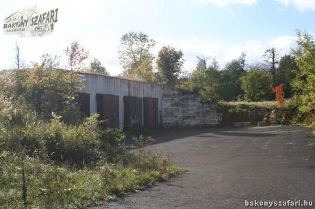 Bunker az egykori szovjet bázison.